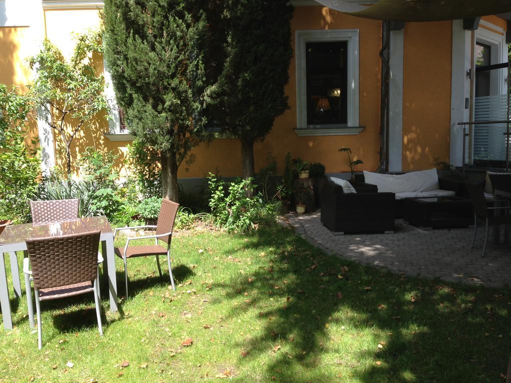 Gasthof-Pension Weisz-Artner Frauenkirchen Exterior photo